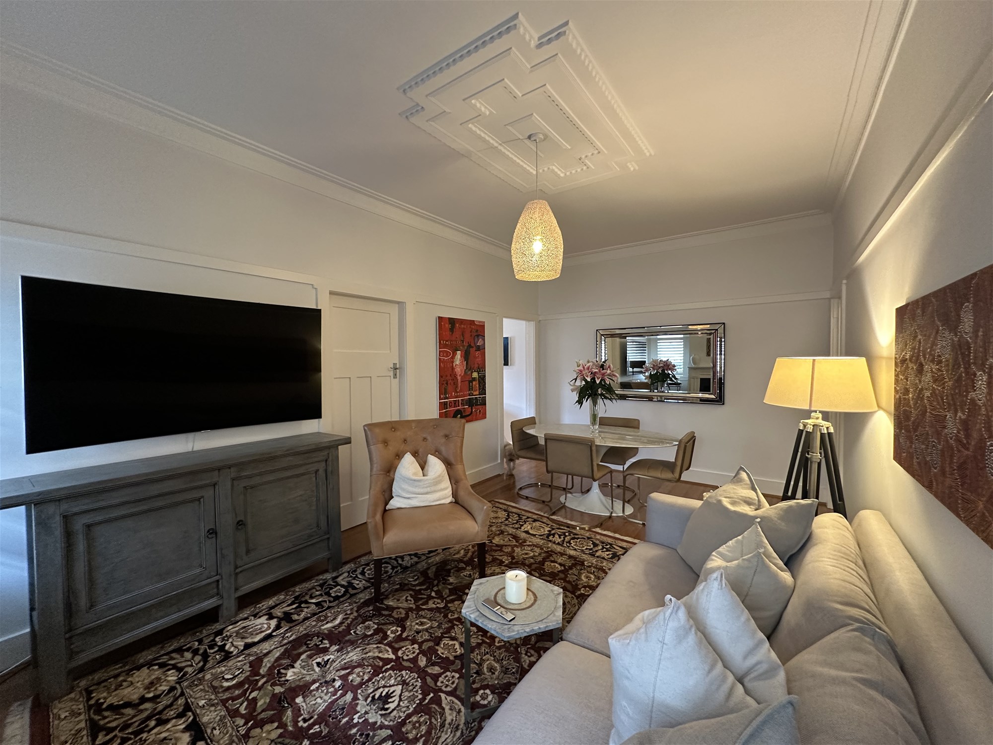 SOPHISTICATED EXECUTIVE ART DECO APARTMENT 3