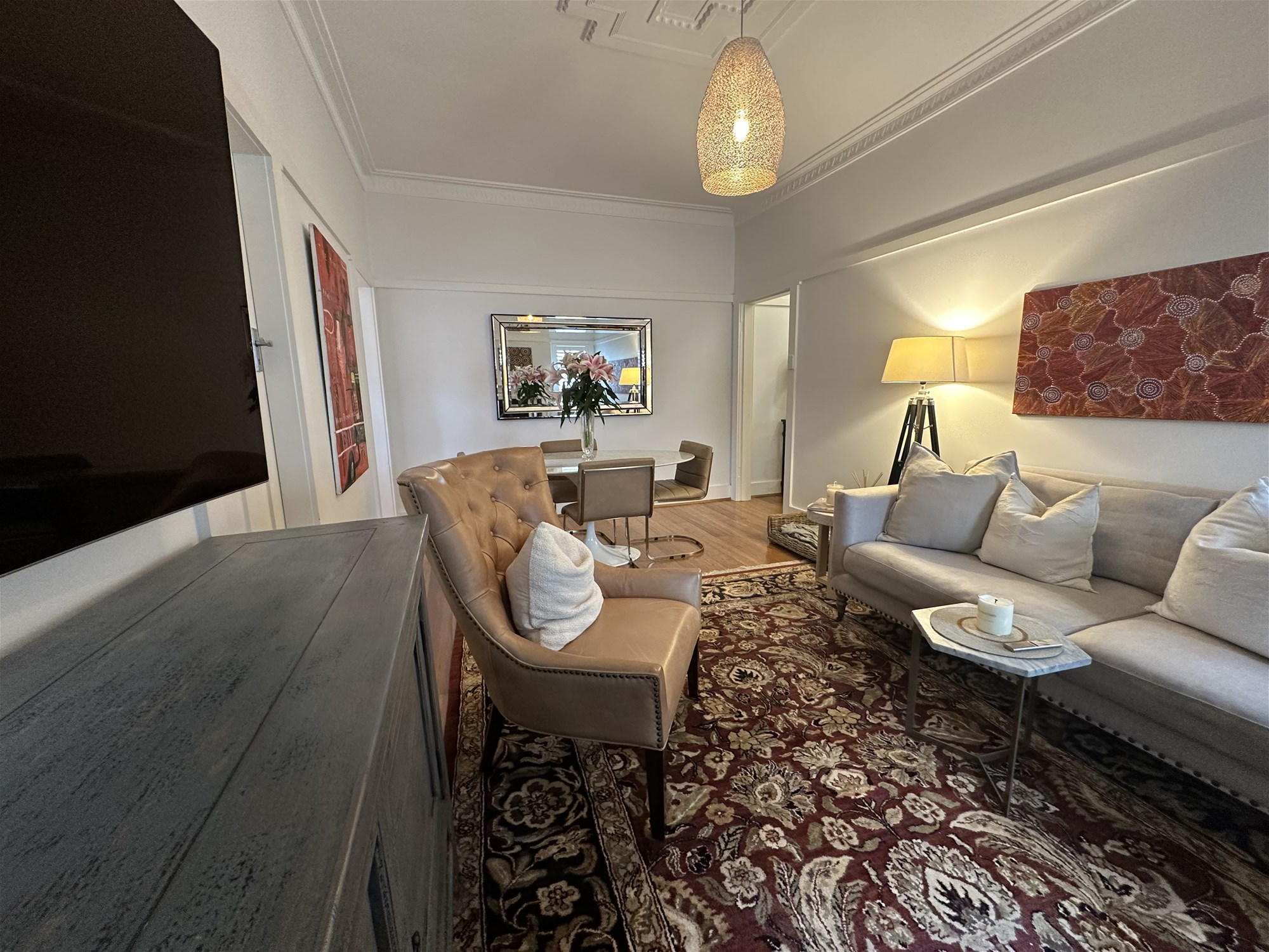 SOPHISTICATED EXECUTIVE ART DECO APARTMENT 4