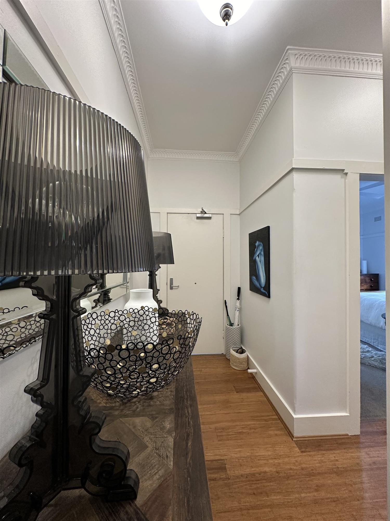 SOPHISTICATED EXECUTIVE ART DECO APARTMENT 19