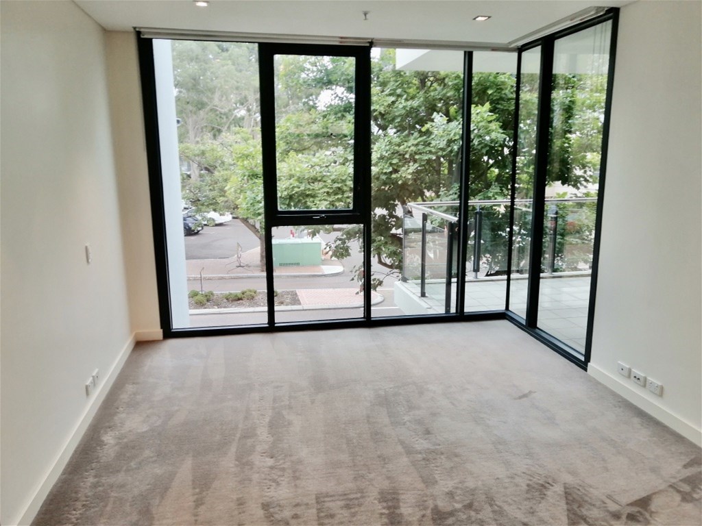 Raffles Waterfront Apartments 6
