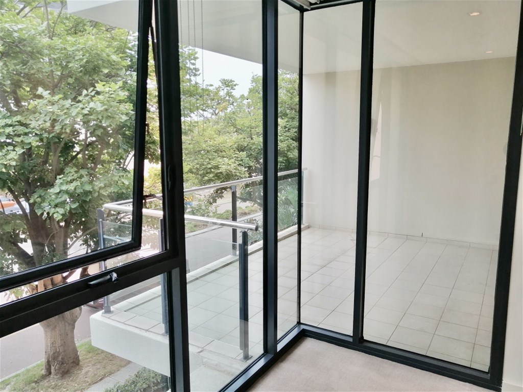 Raffles Waterfront Apartments 8