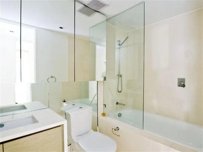 North-Facing Designer Apartment in Enviable 5