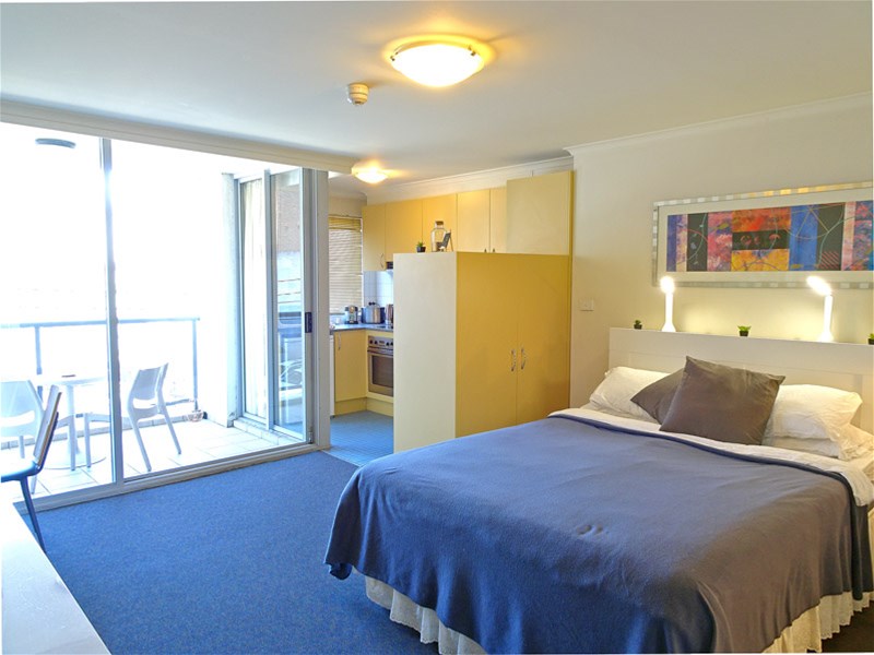 City Resort-style Furnished Studio Unit near Central Park Mall & Central Station!