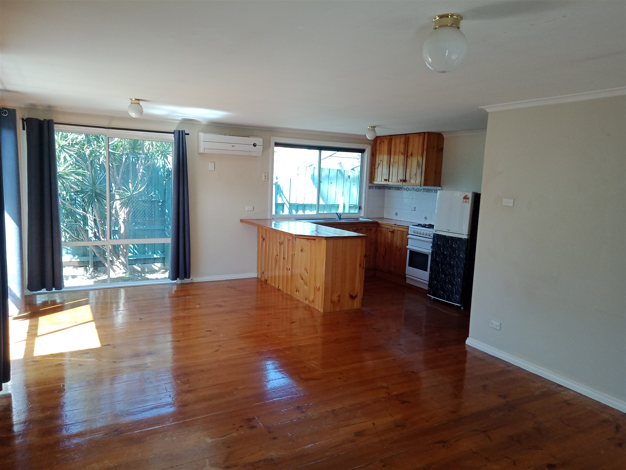 Spacious 2 bedroom unit in 2