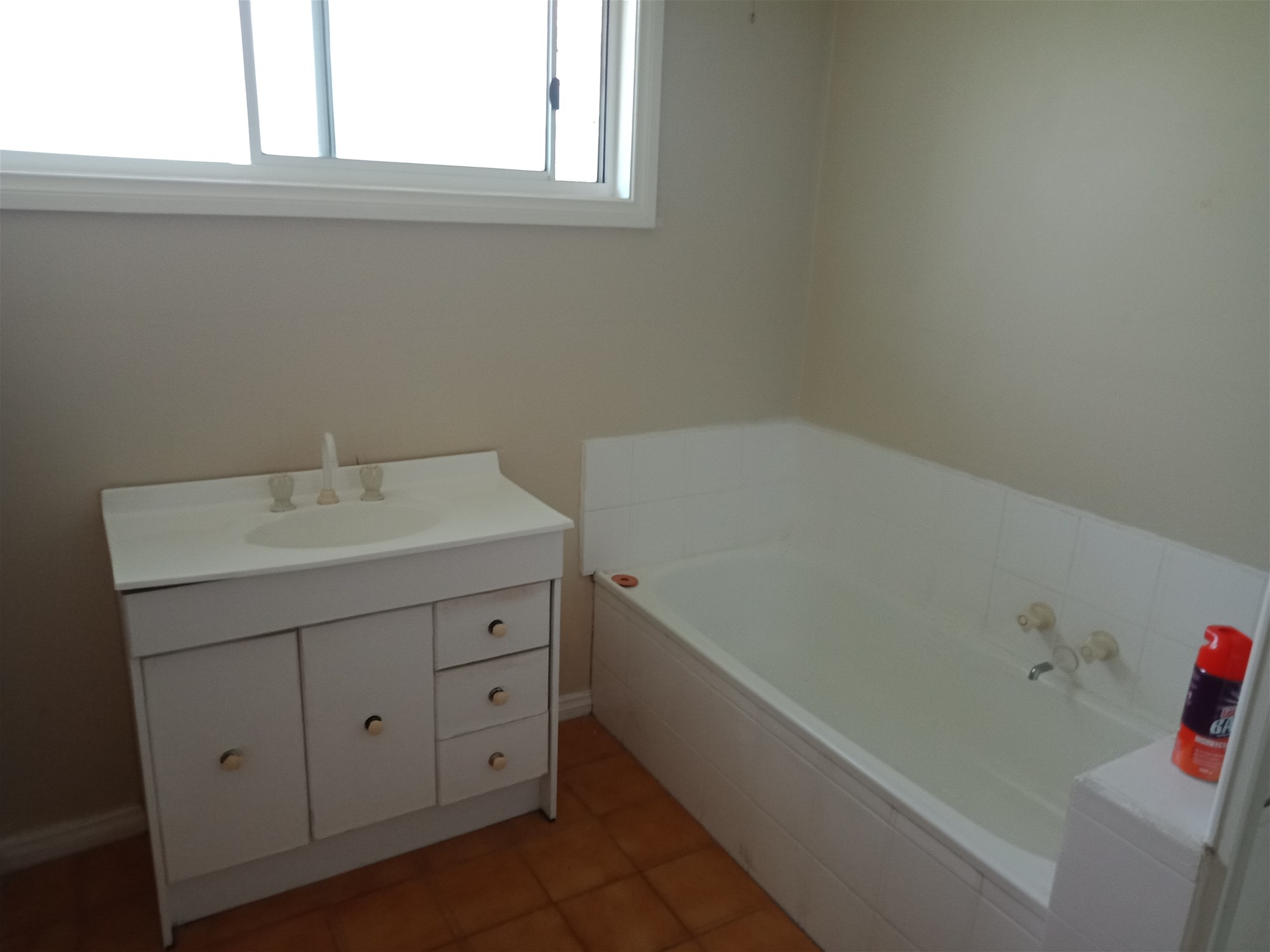 Spacious 2 bedroom unit in 8