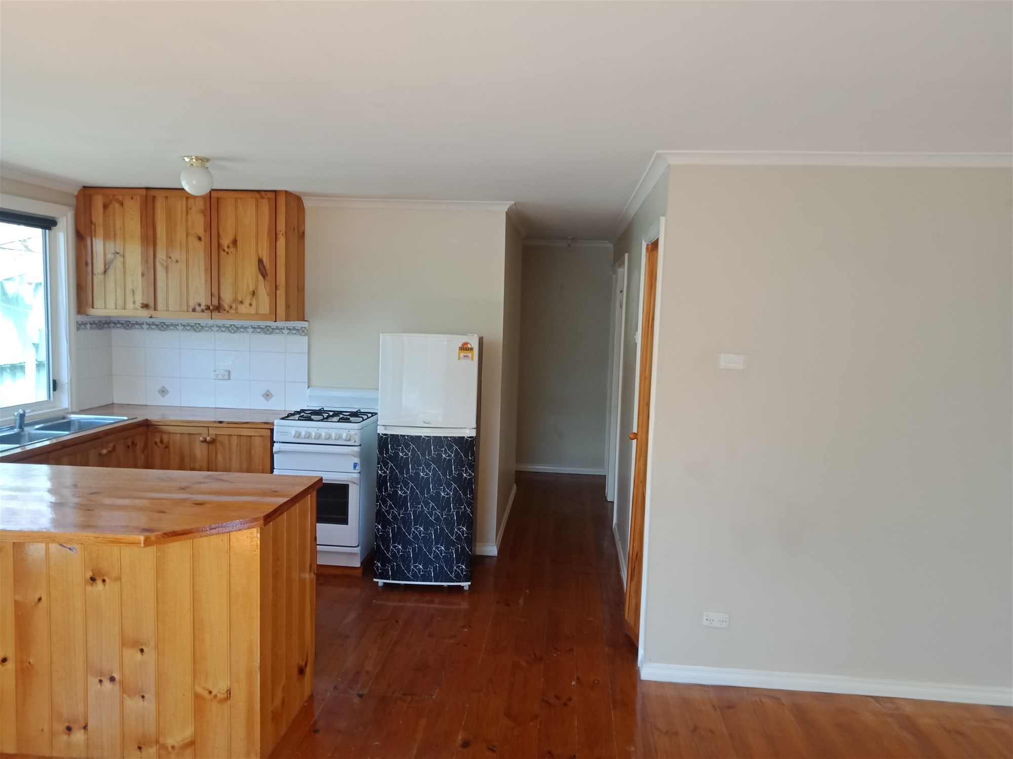 Spacious 2 bedroom unit in 3