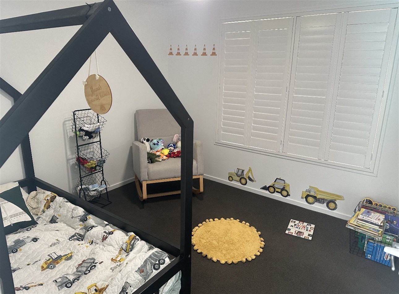 Spacious Family Home & Just 7