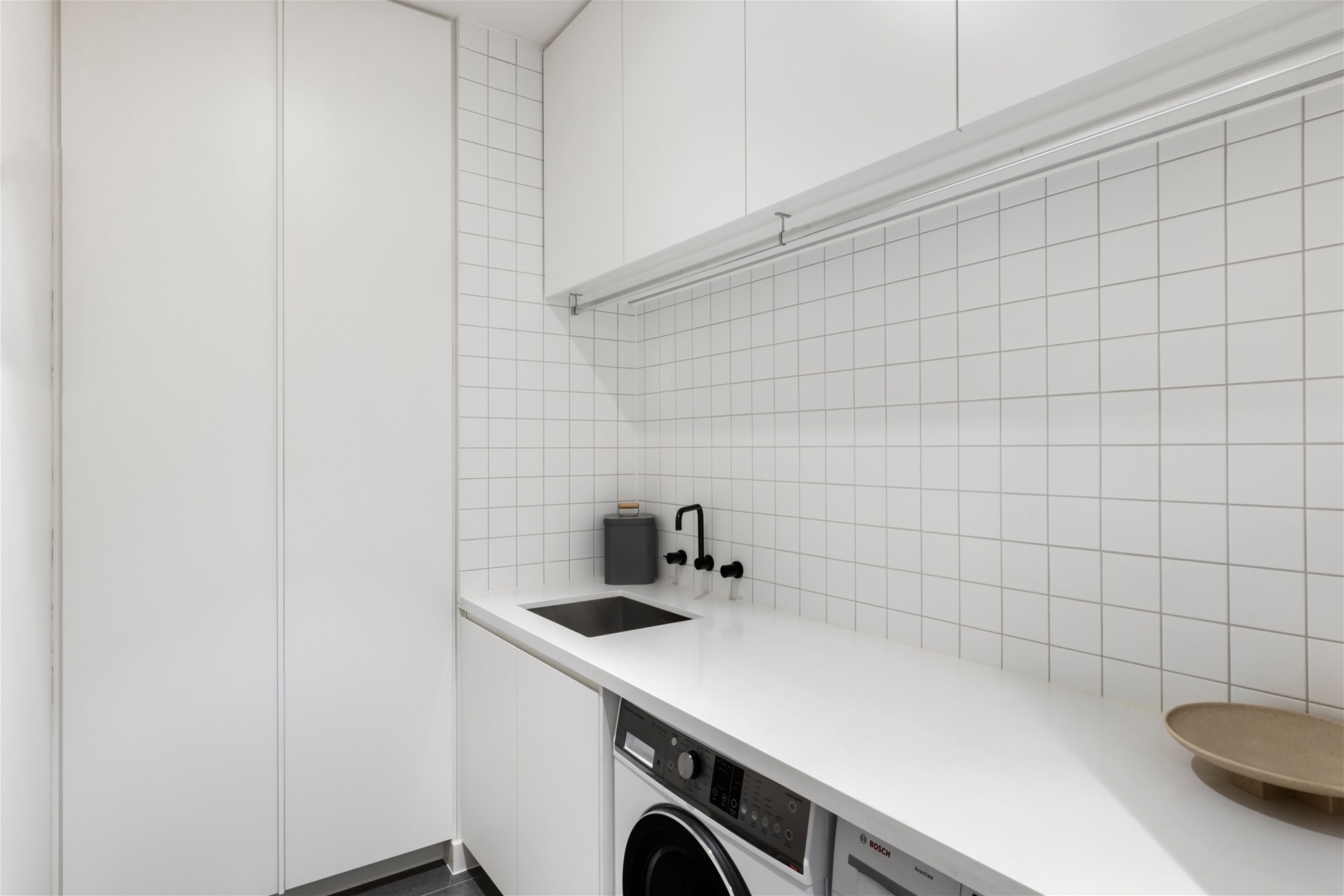 Rent $2500/Week – 3+ Months 23