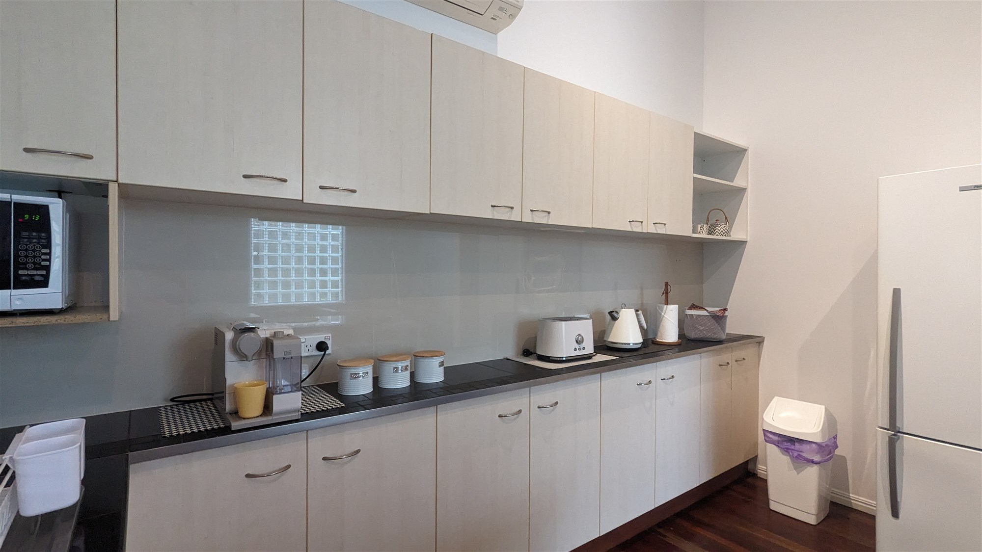 Fully Furnished 1 bedroom + 3