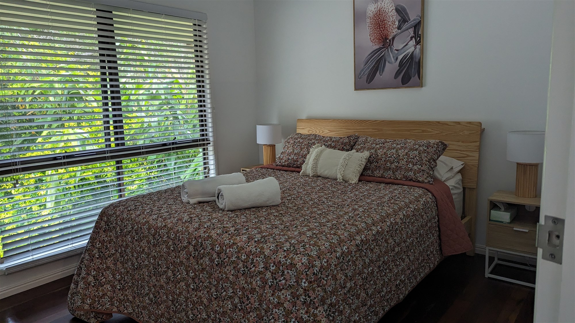 Fully Furnished 1 bedroom + 4