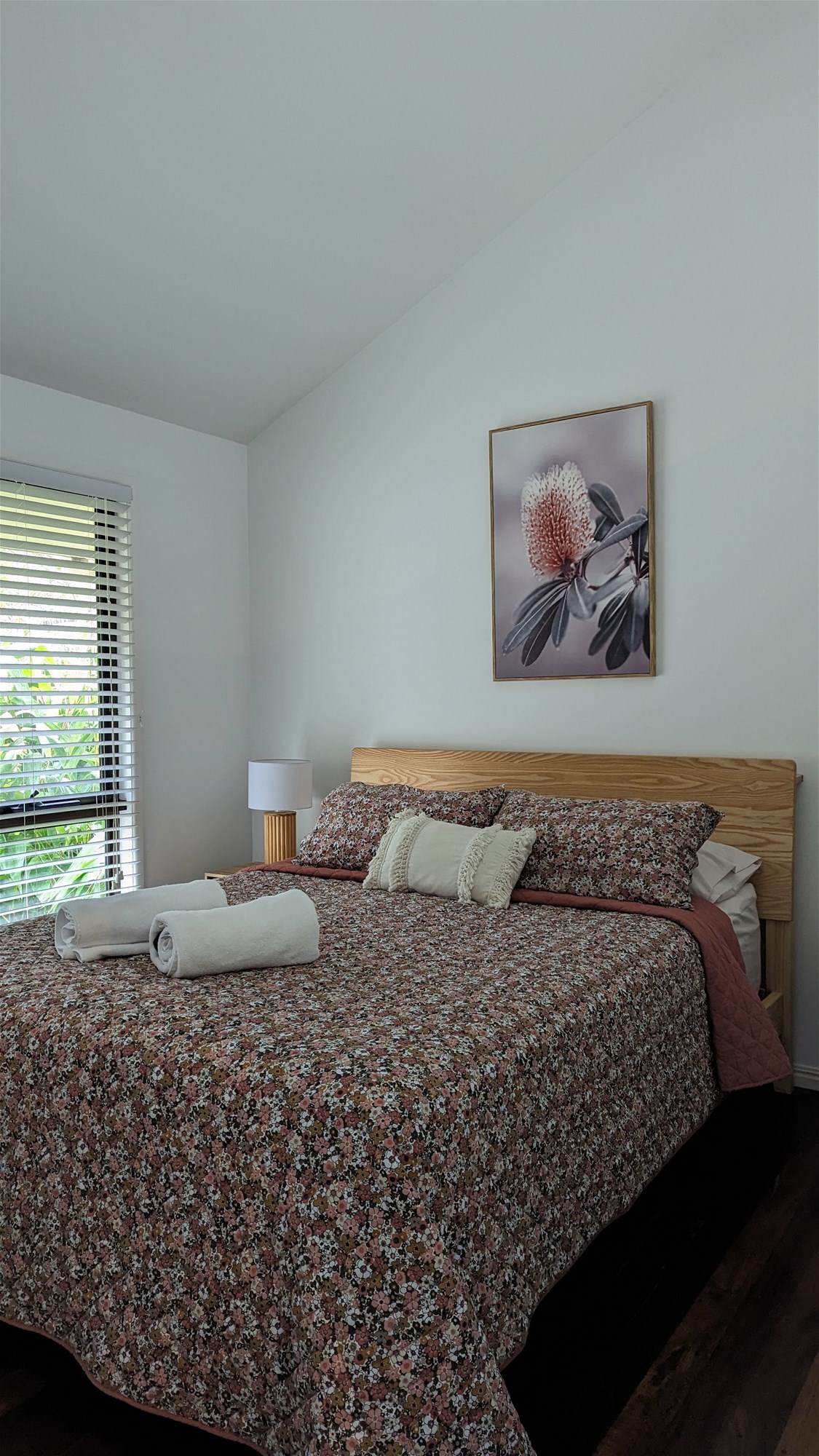 Fully Furnished 1 bedroom + 5