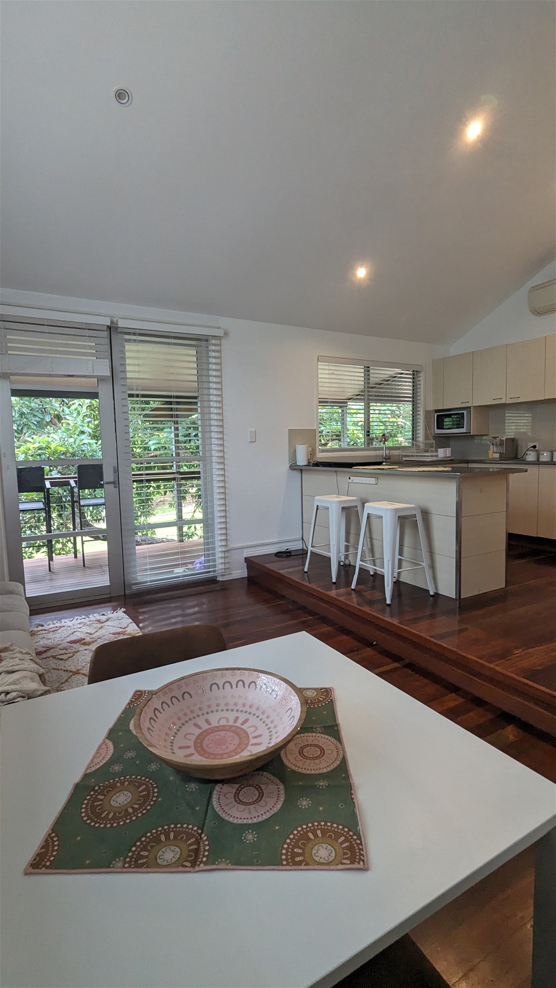 Fully Furnished 1 bedroom + 8