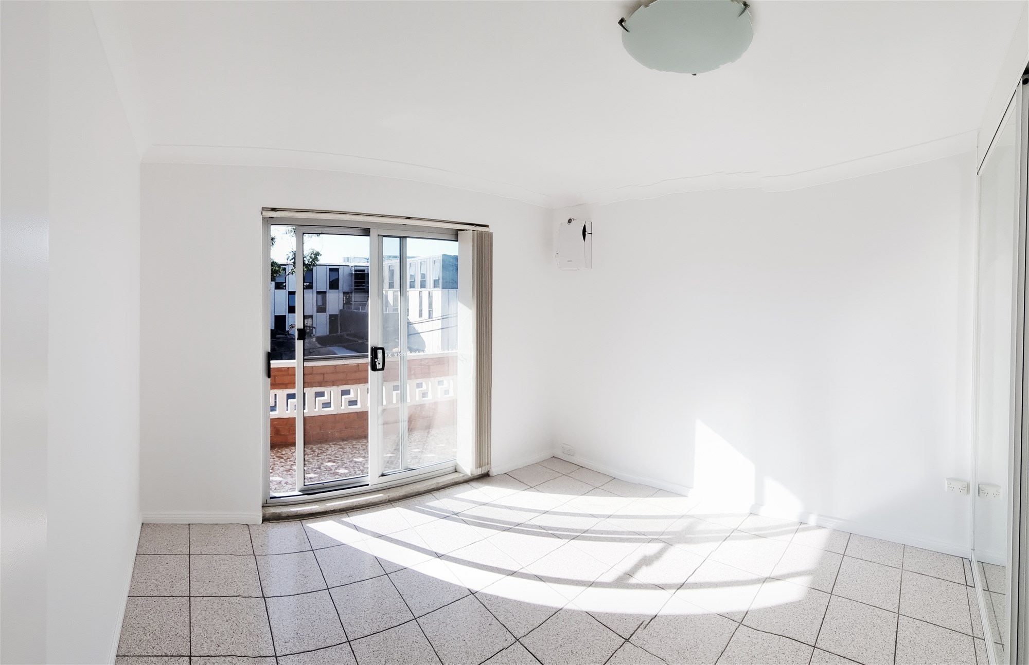 LEASED – RENOVATED 2 BEDROOMS 5
