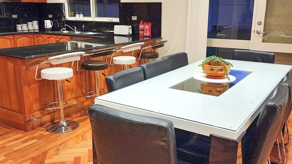 Stunning Beachside Family Home 8