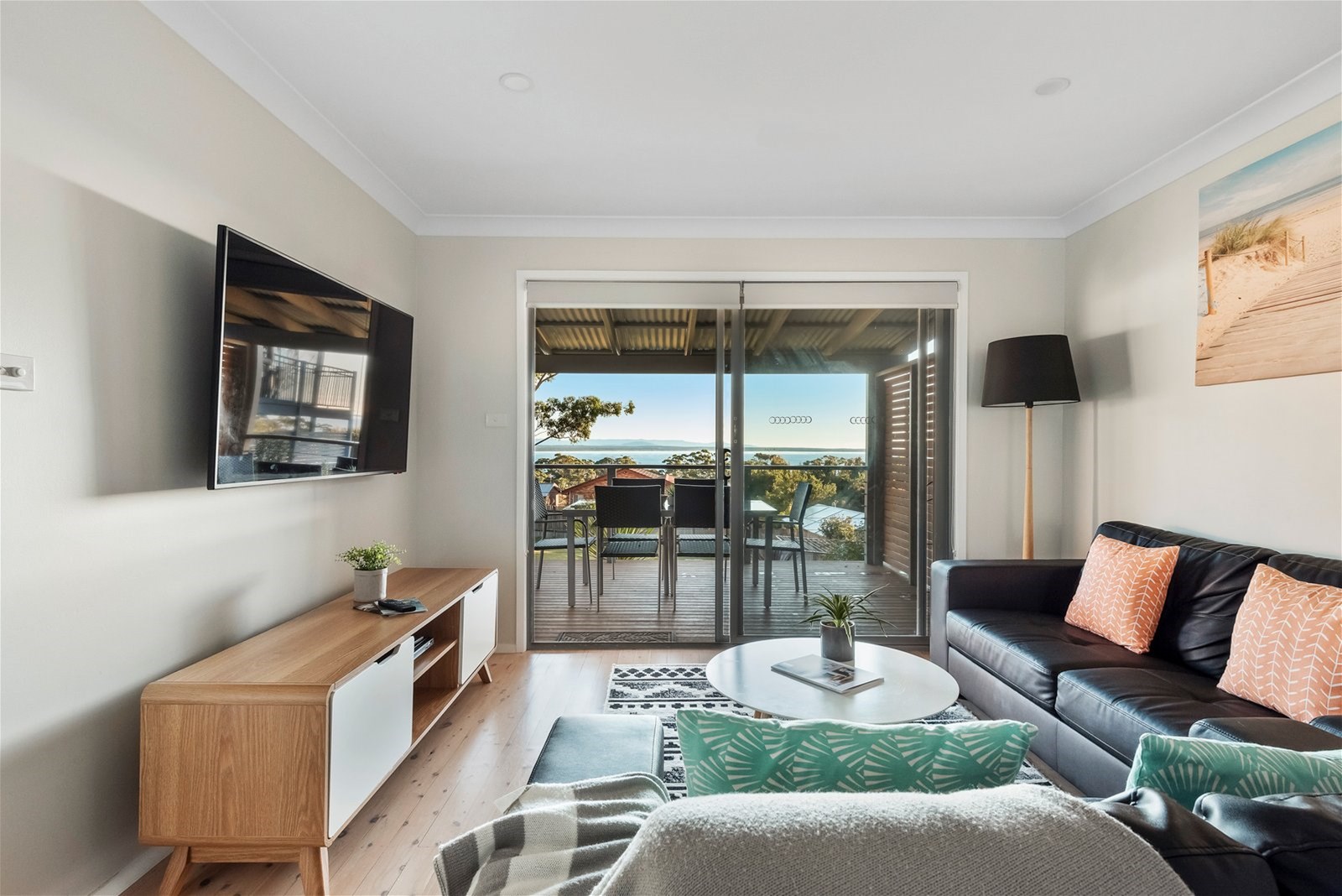 Cute furnished cottage with amazing 2