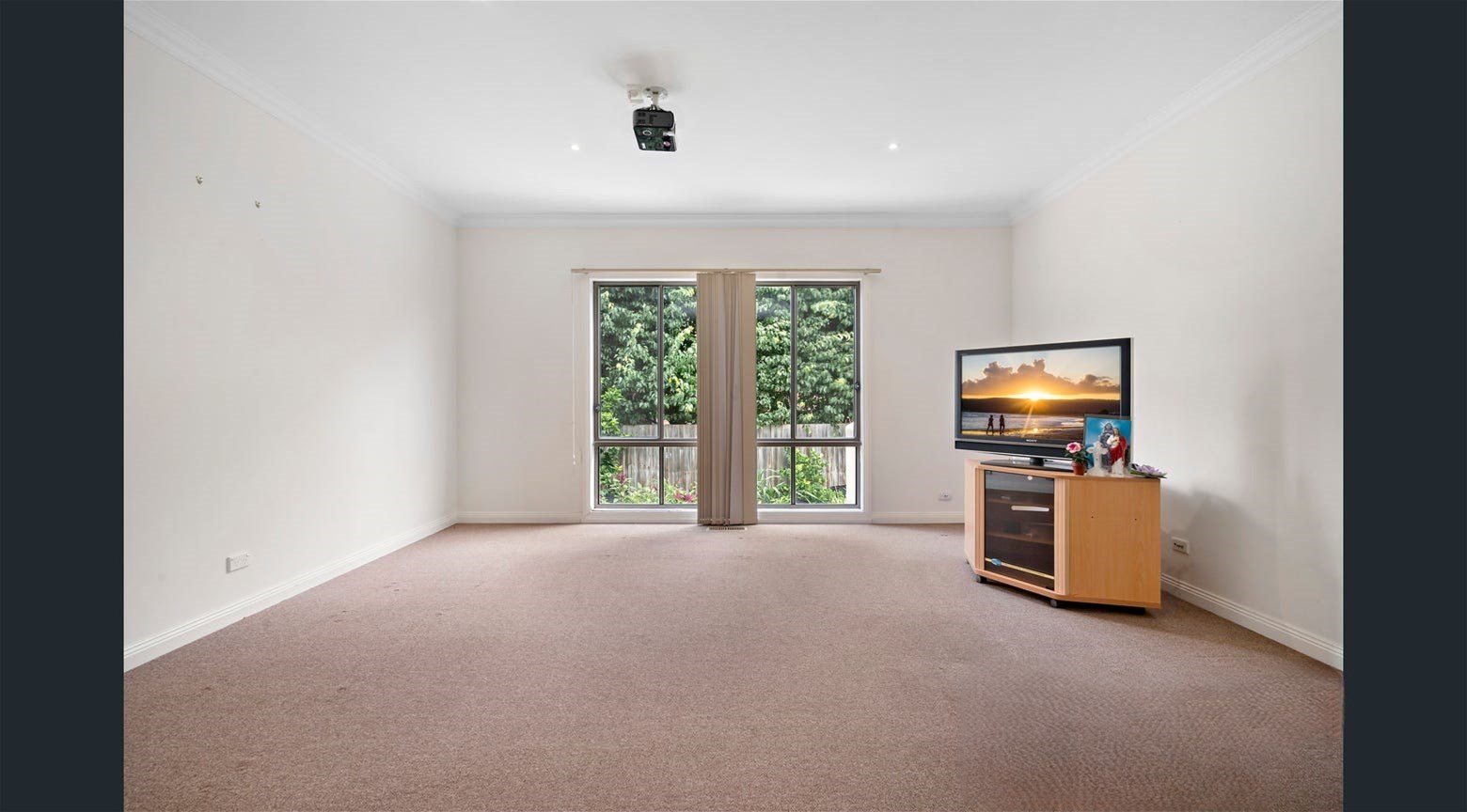 Practically Perfect 33 EMBLING AVENUE, 3