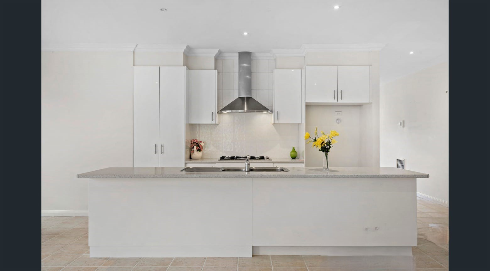Practically Perfect 33 EMBLING AVENUE, 5
