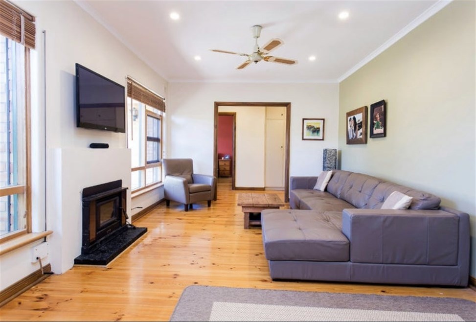 Spacious and Stylish: Furnished short 2
