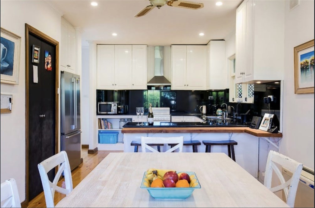 Spacious and Stylish: Furnished short or long term House for Rent in Hackham West