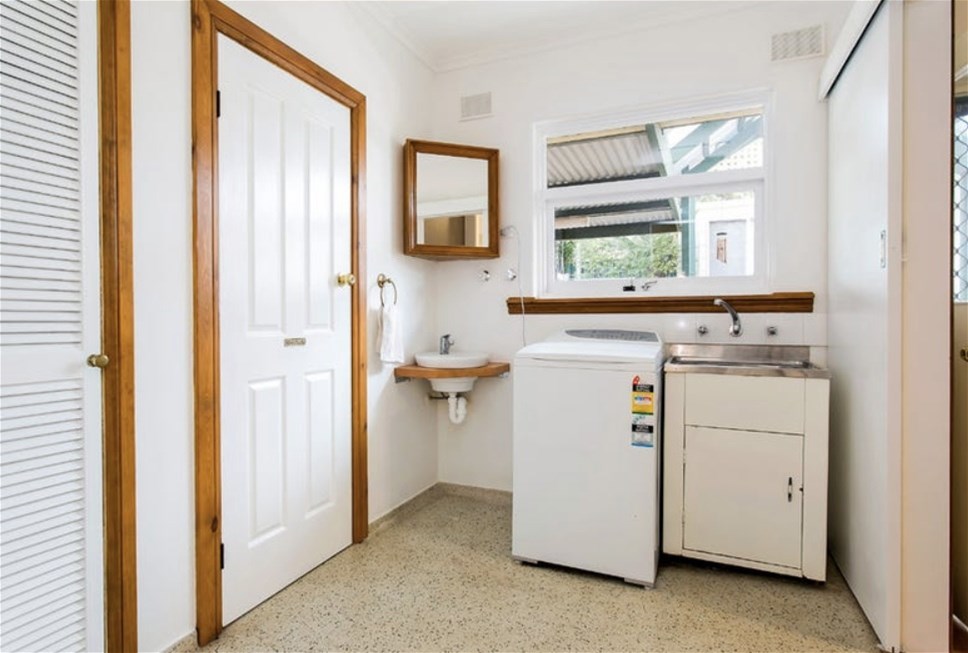 Spacious and Stylish: Furnished short 9