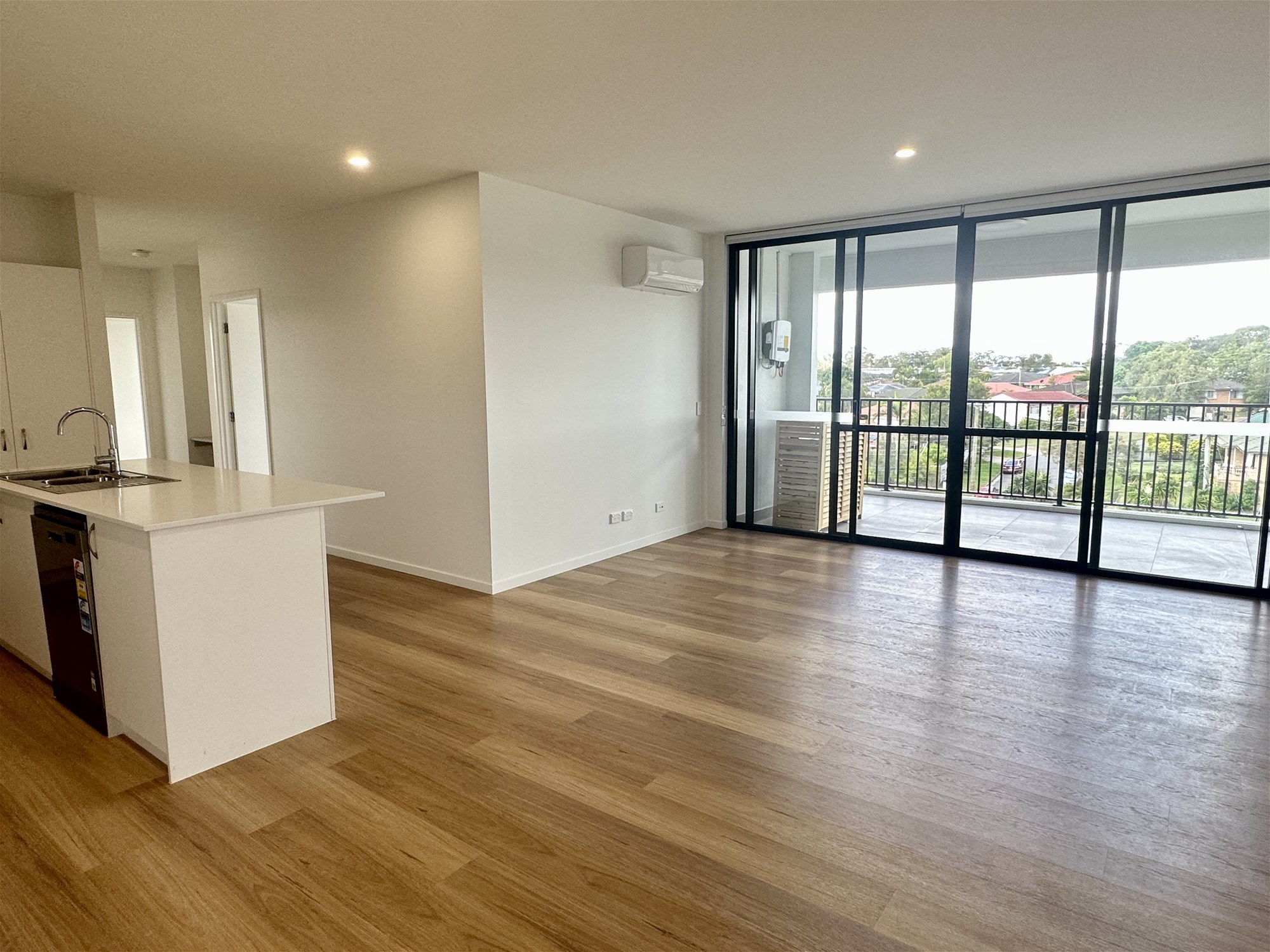 3 BEDROOM 3 BATHROOM APARTMENT 3