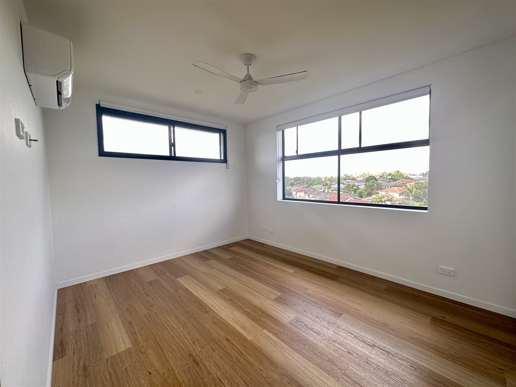 3 BEDROOM 3 BATHROOM APARTMENT 8
