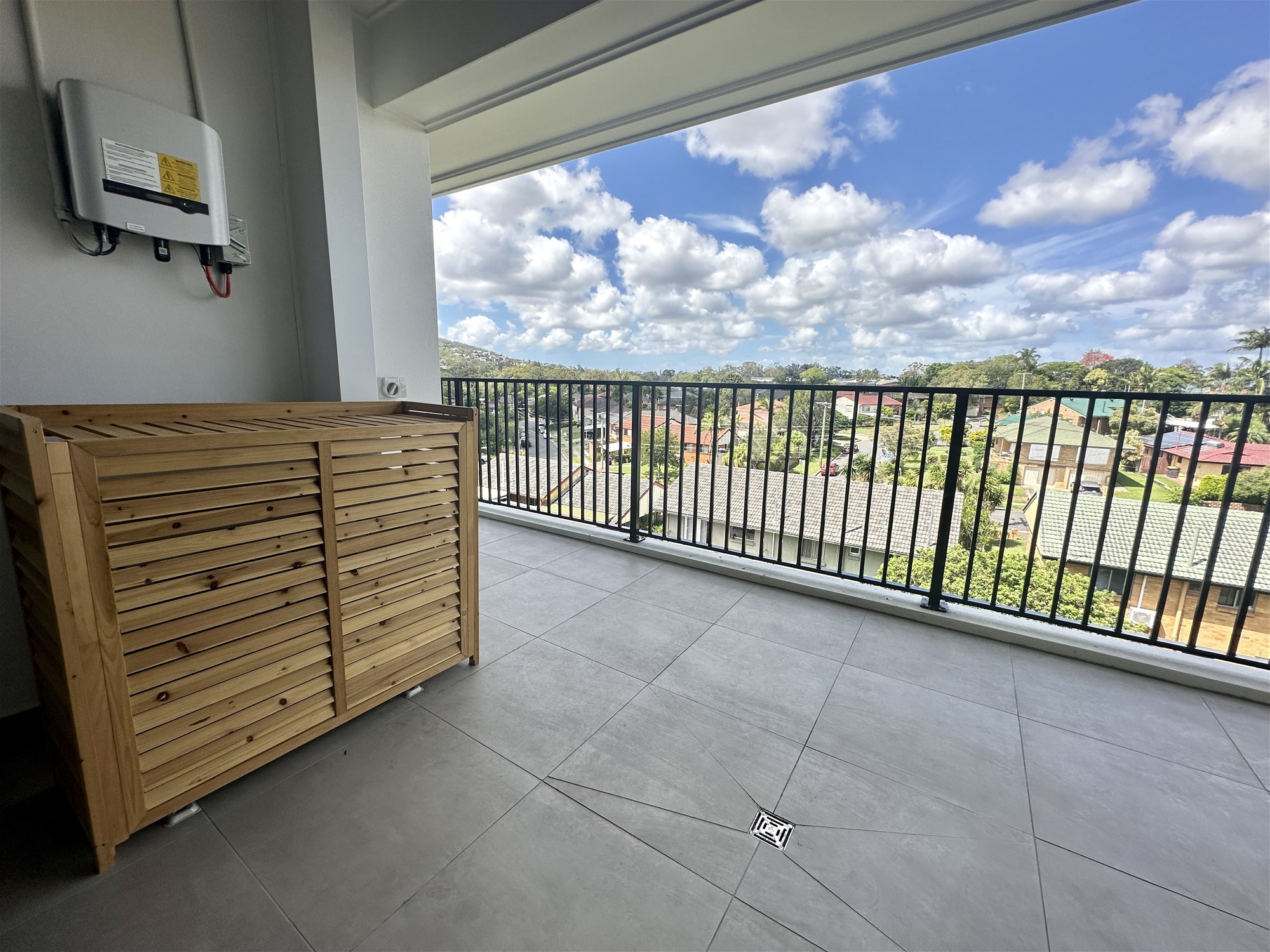 3 BEDROOM 3 BATHROOM APARTMENT 9