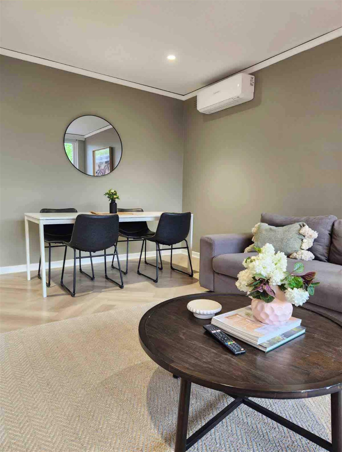 Fully furnished apartment minimum 3 3