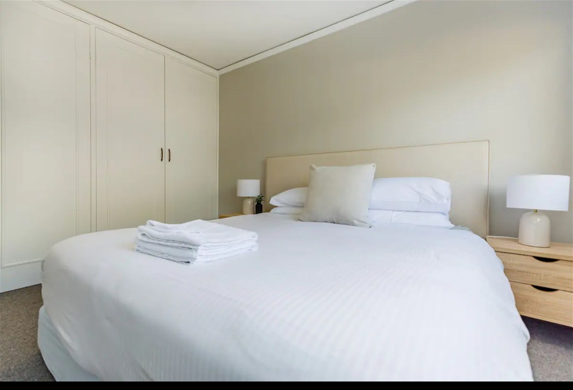 Fully furnished apartment minimum 3 7