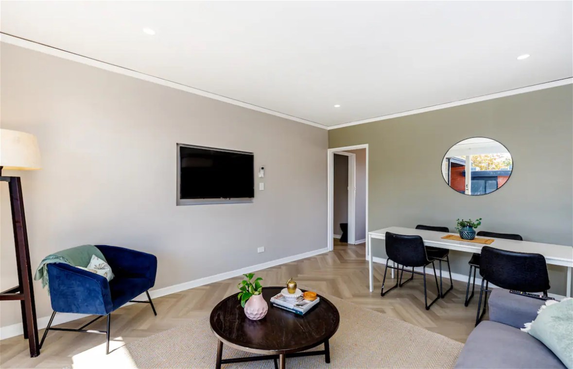 Fully furnished apartment minimum 3 9