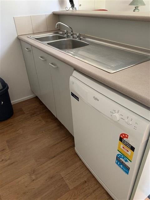 Great Unit Fantastic Location $650 7