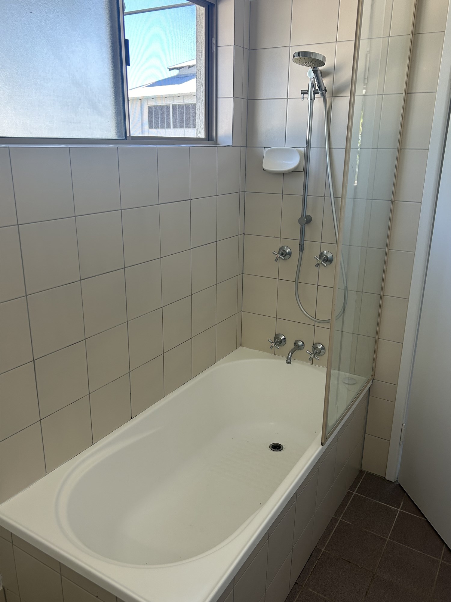 Great Unit Fantastic Location $650 12