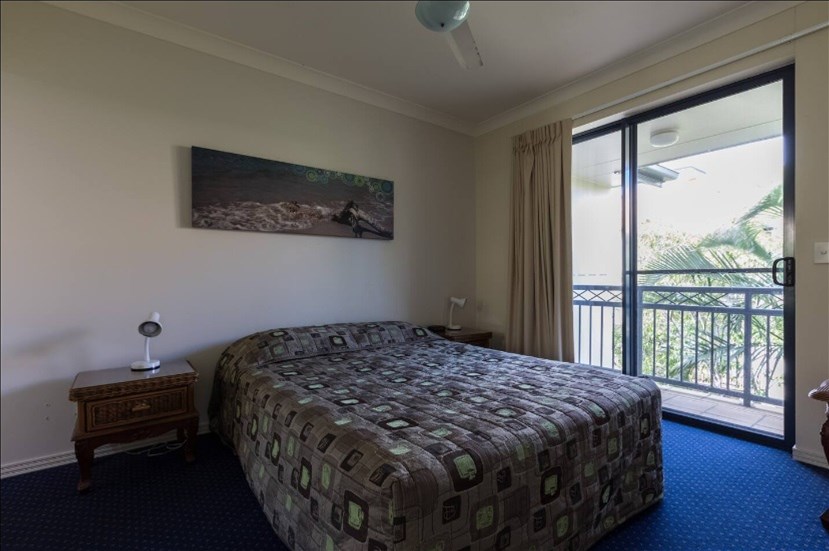 Fully Furnished with Utensils in 4