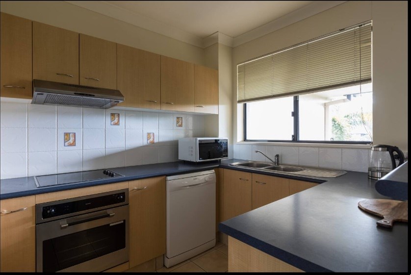Fully Furnished with Utensils in 10
