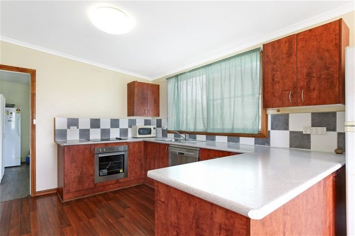 Spacious Property only 25 minutes 3