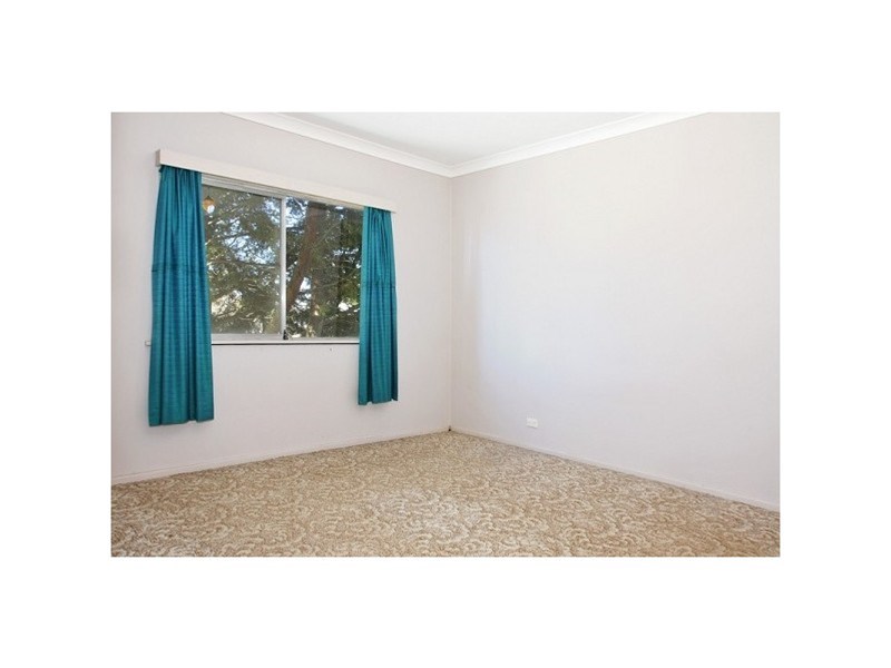 Spacious Property only 25 minutes 6