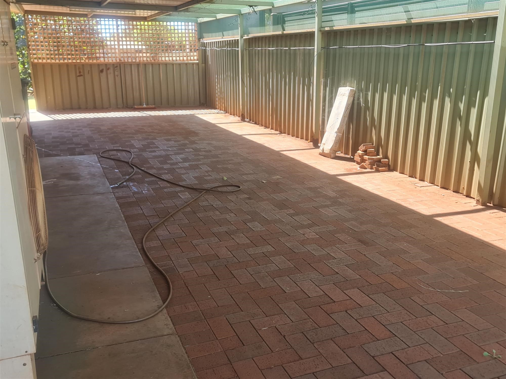 Property with Pool & Location 8