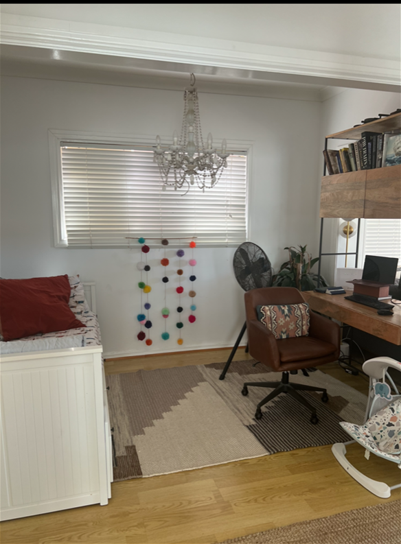 Entire Top floor in Freestanding 3