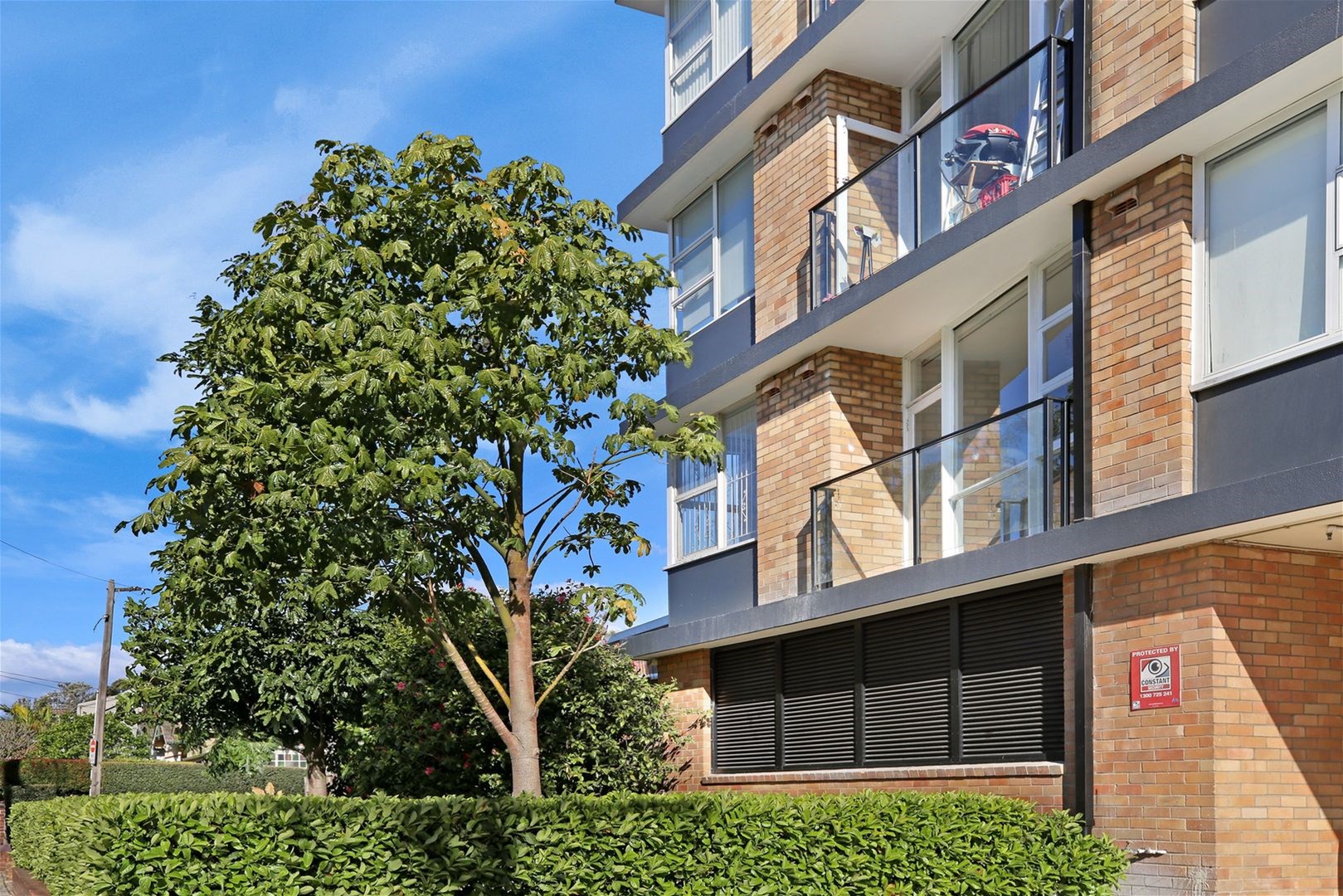 Renovated – An Amazing Location 21