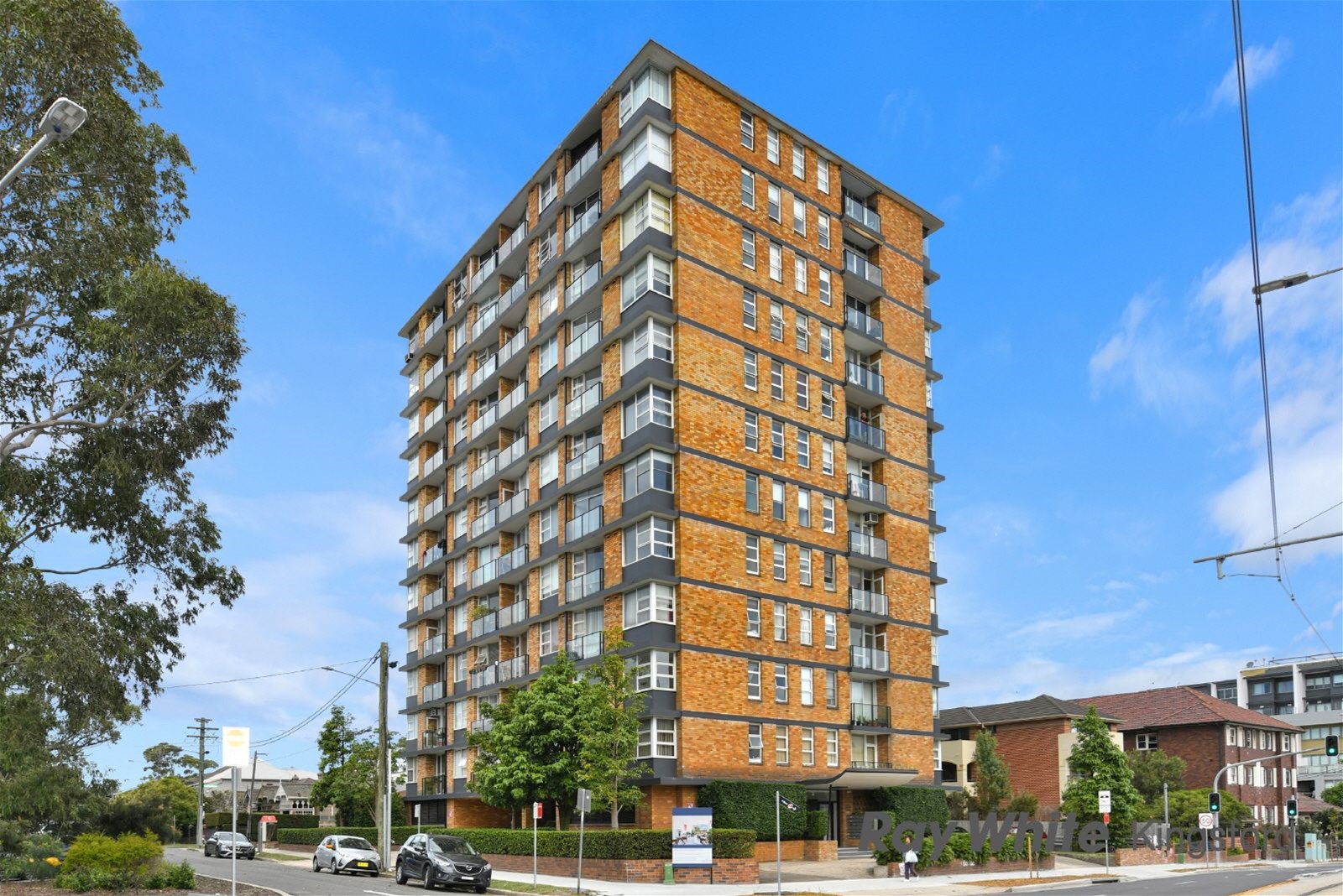 Renovated – An Amazing Location 42