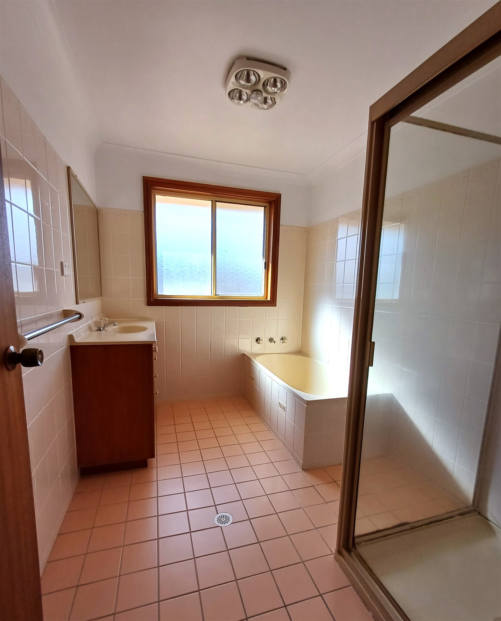 SPACIOUS 2 BEDROOM VILLA 5