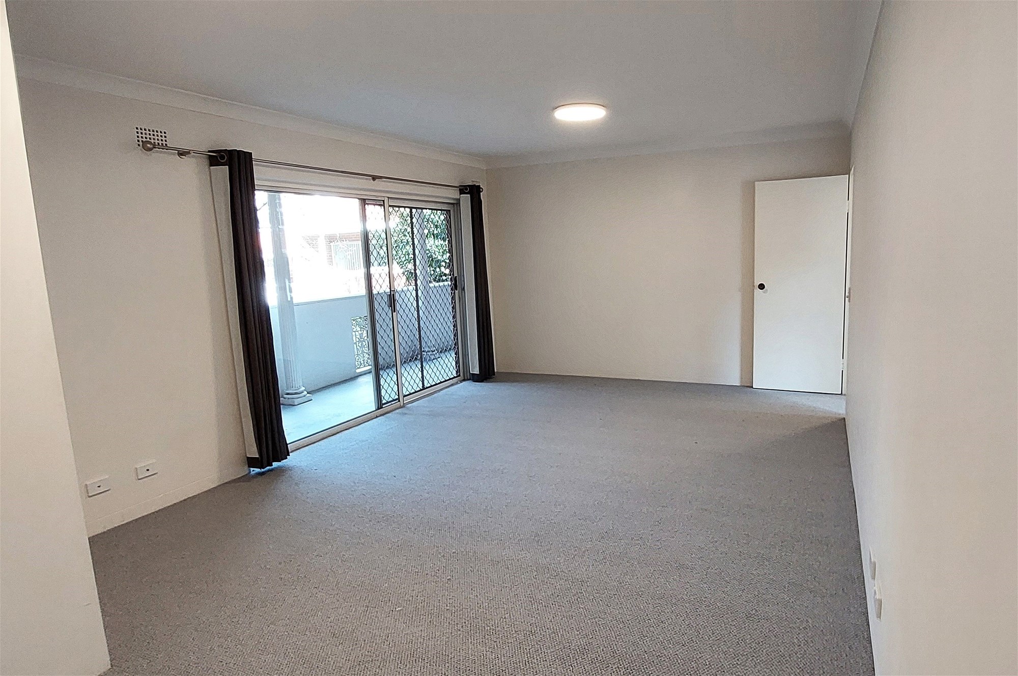 NOW LEASED – APPLICATION APPROVED 6