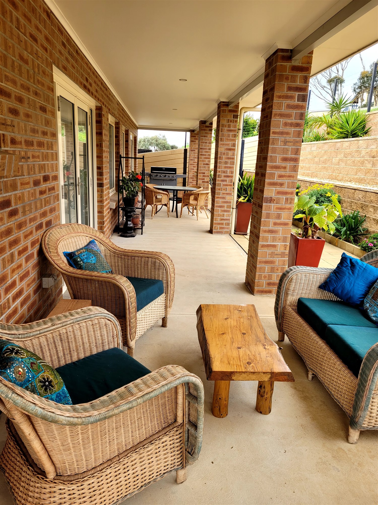Charming Coastal Living: Beautiful House 21