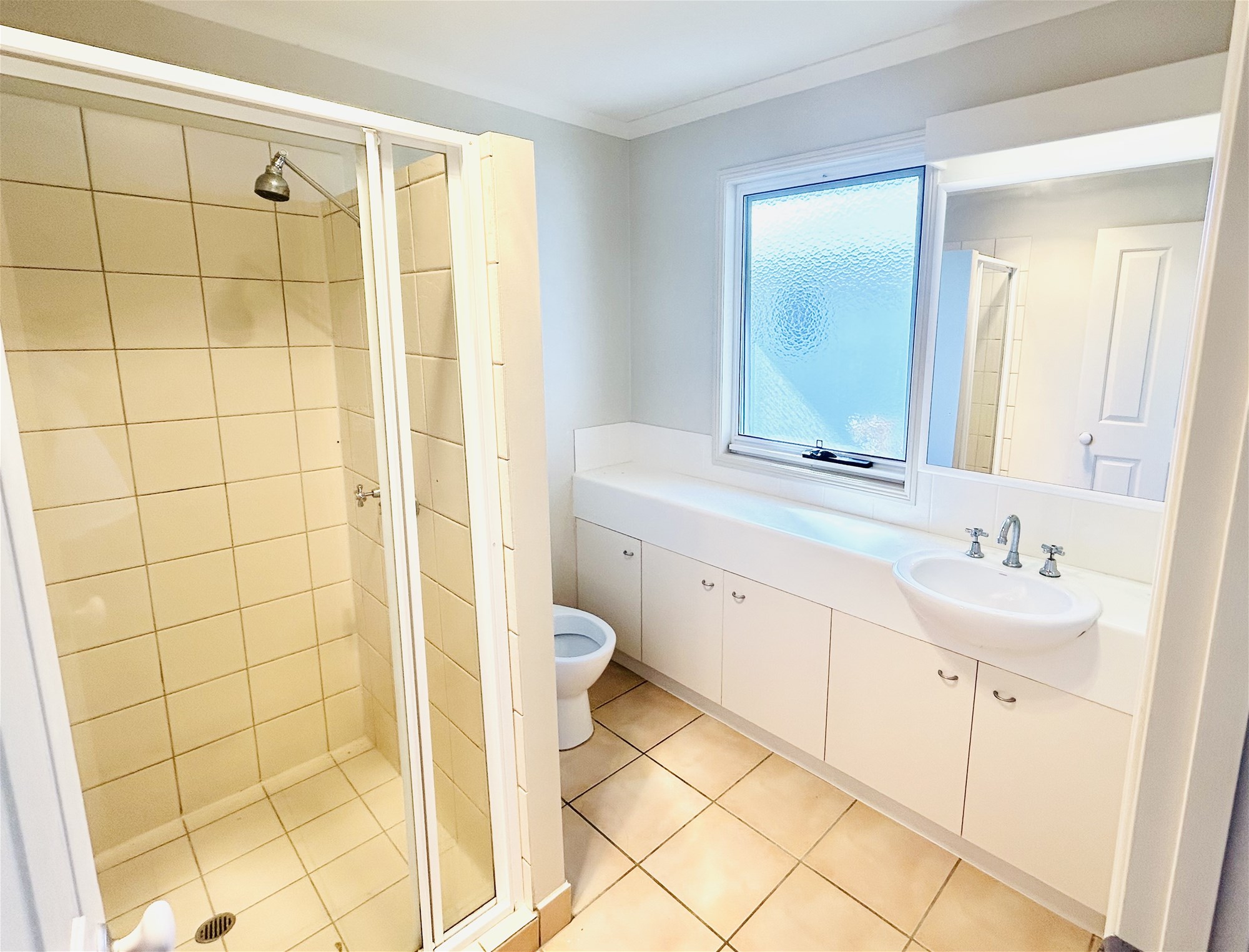 Beautiful Townhouse, Fantastic Location 12