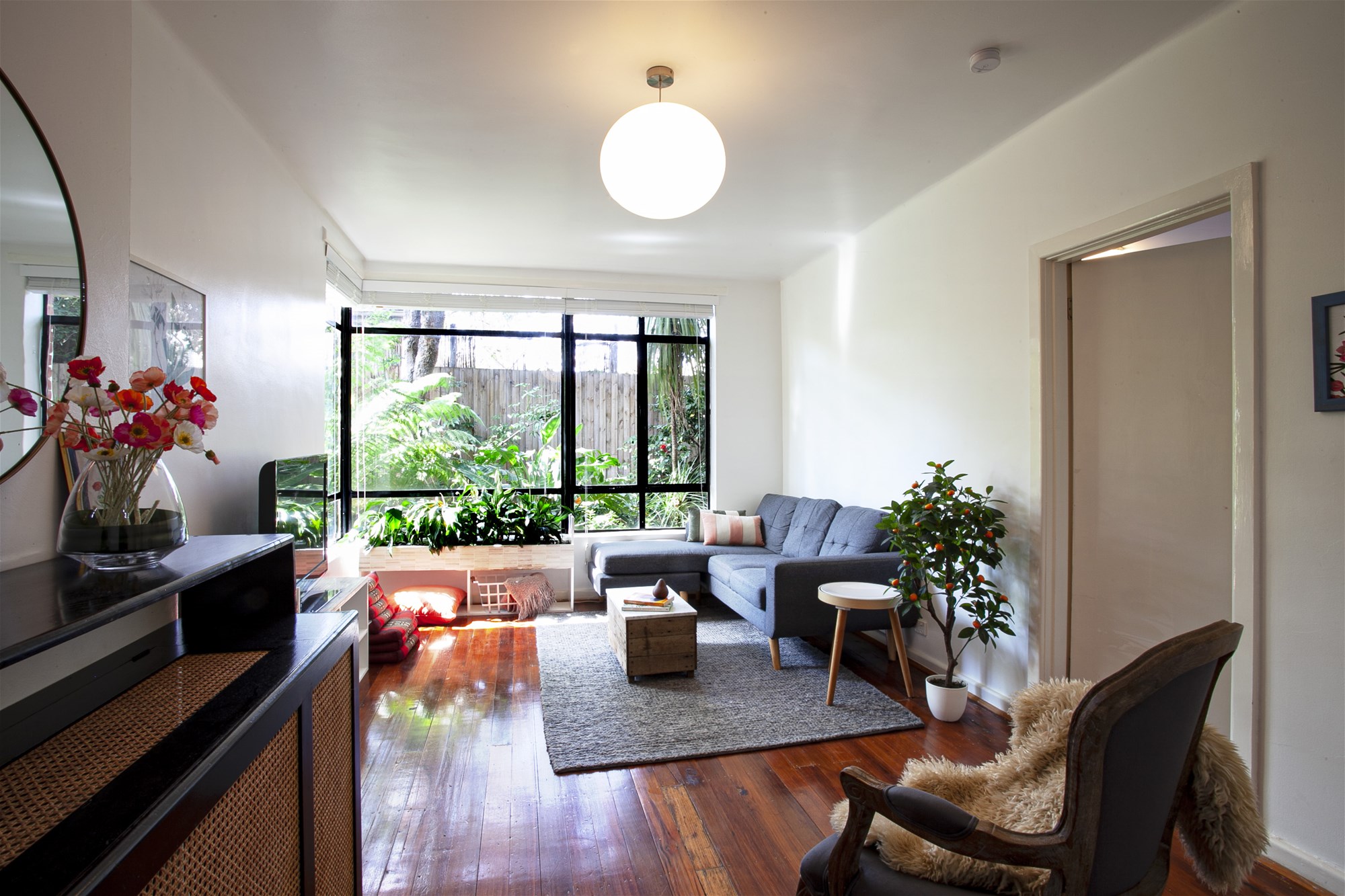 Fab 2bedroom St Kilda East (fully furnished ground floor) flat