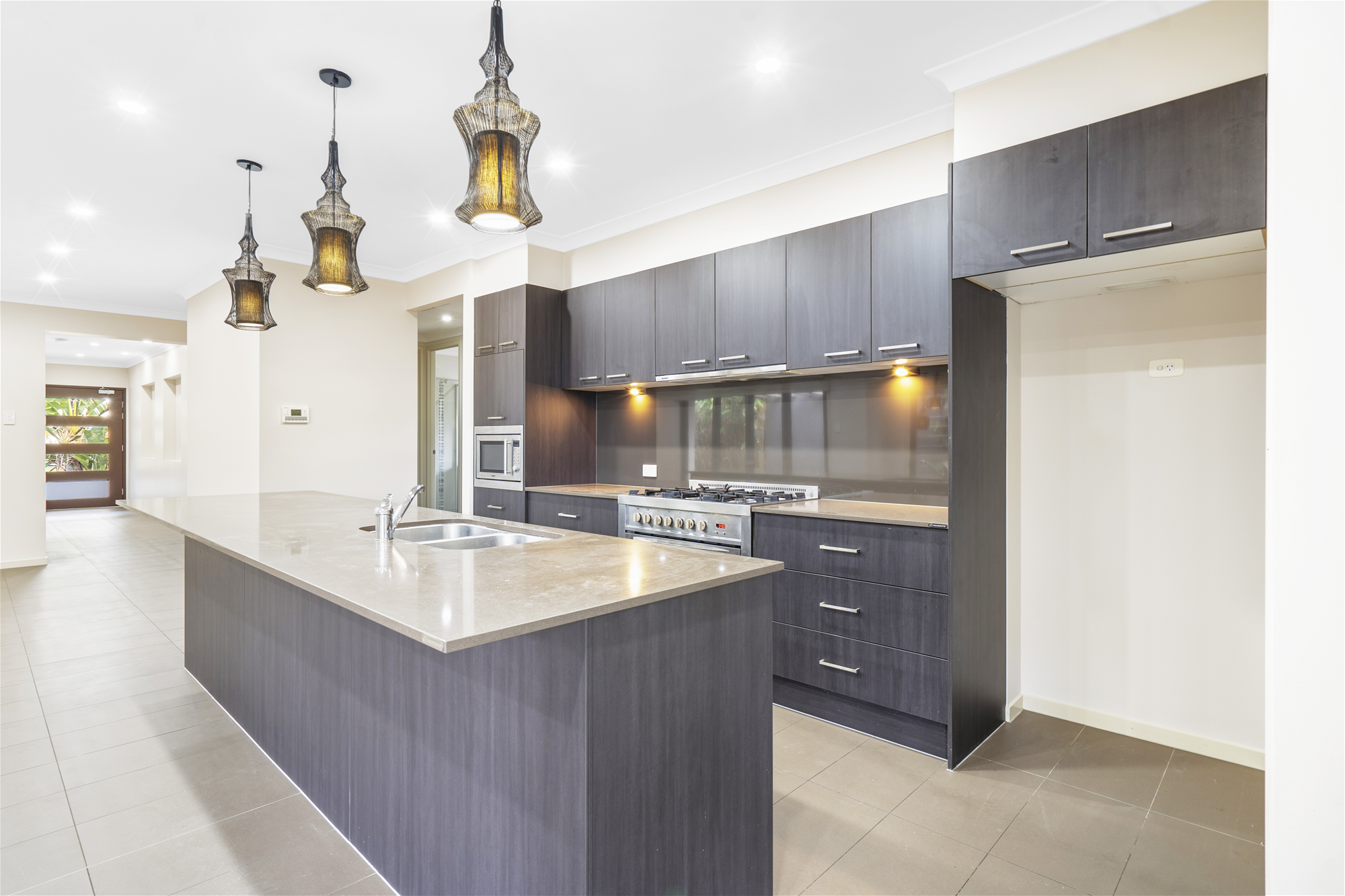 Stylish 4-Bedroom Family Home for 2