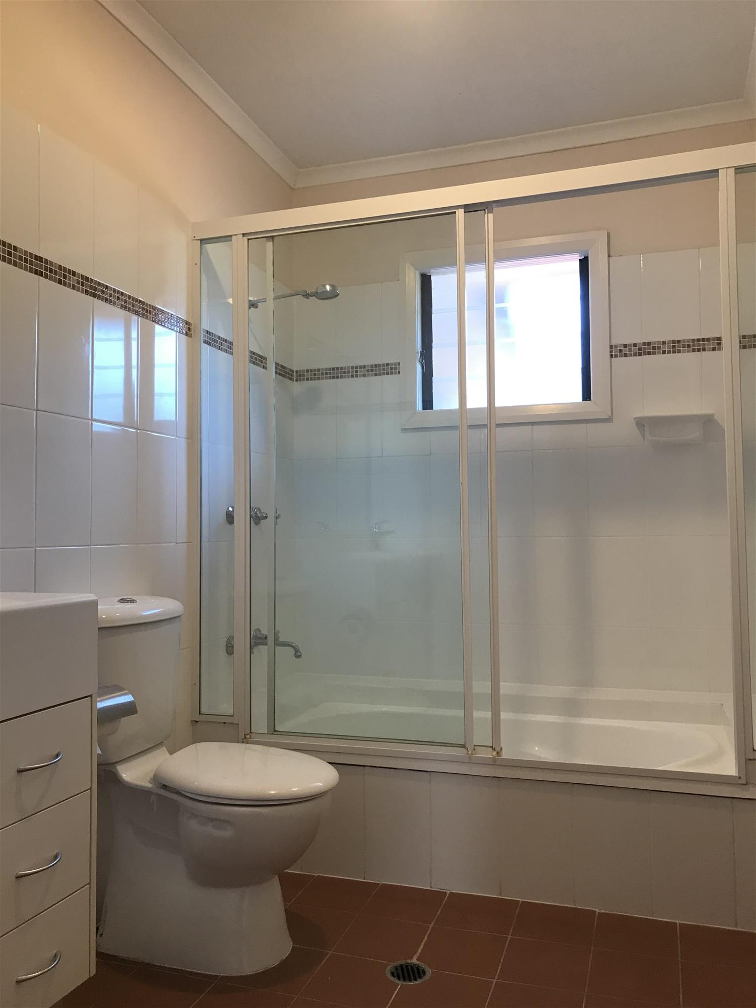Spacious 3 bedroom duplex in 6