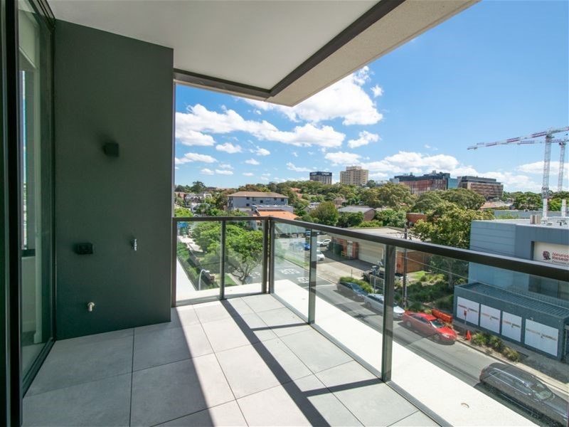 Luxury Living, Convenient Location 6