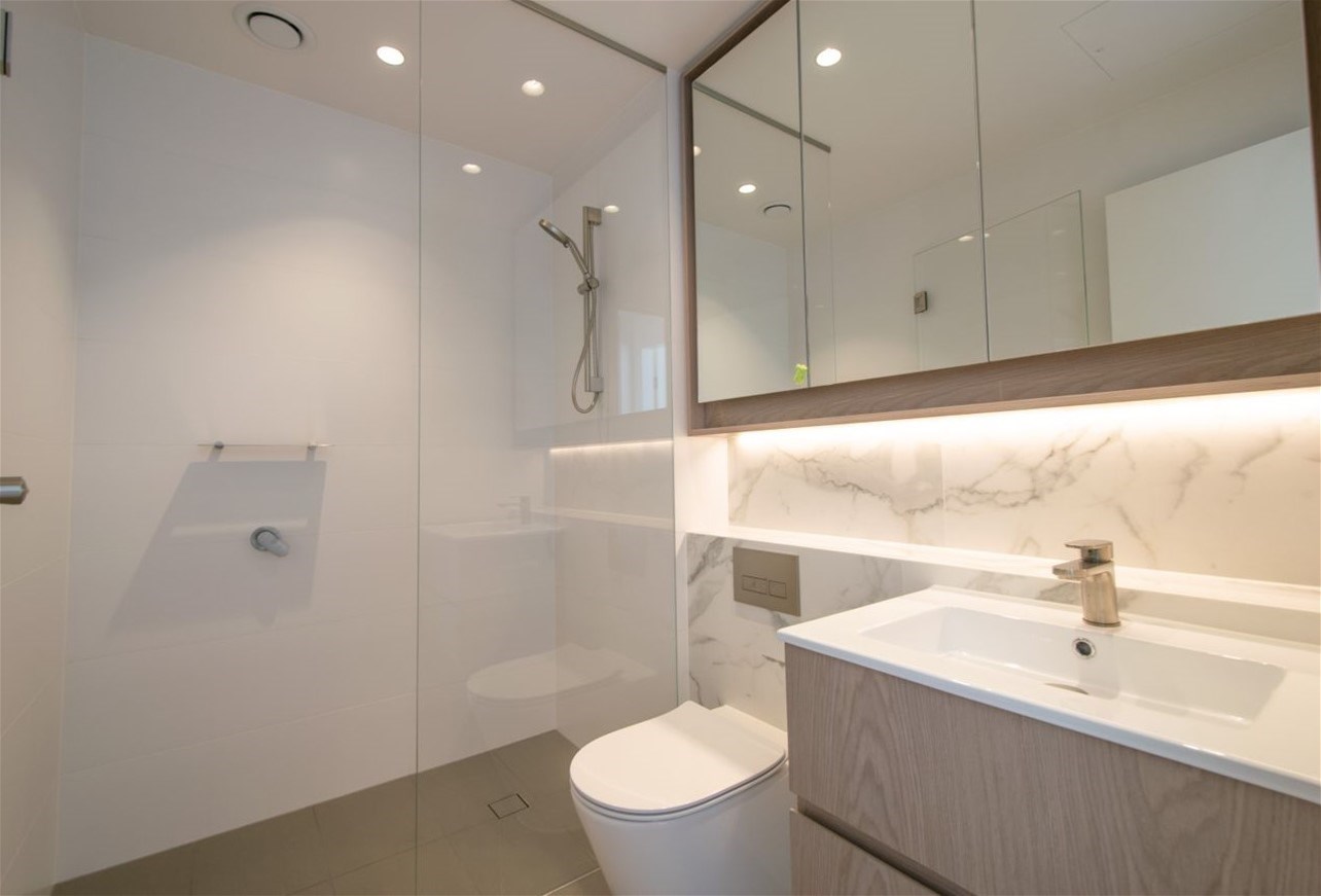 Luxury Living, Convenient Location 7