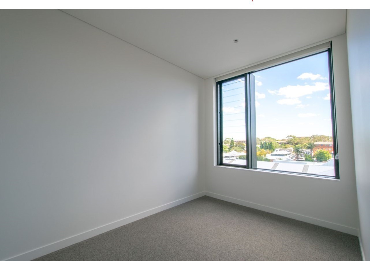 Luxury Living, Convenient Location 5